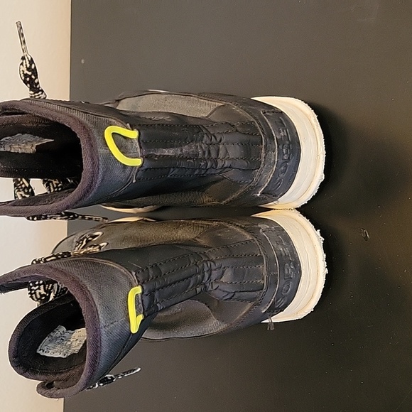 Sorel boots - Picture 3 of 6